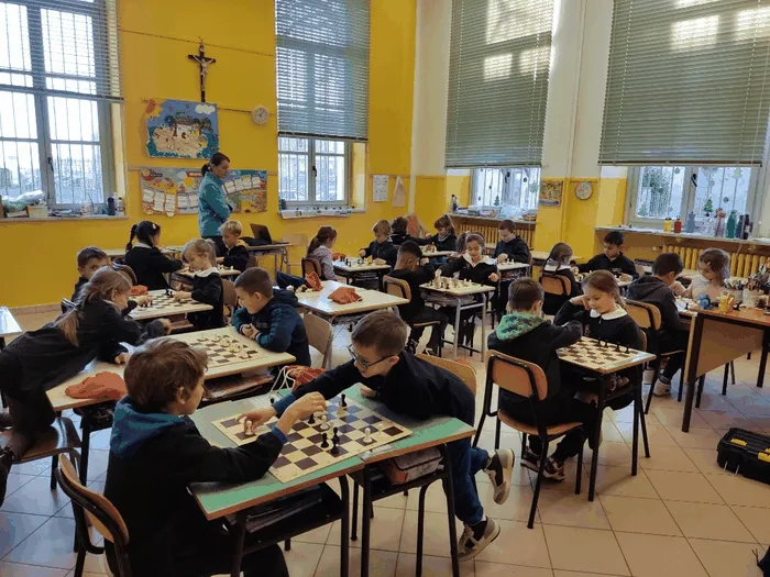 Lezioni di scacchi nelle scuole, piano territoriale HOC Academy